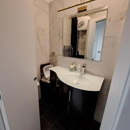 Margherita A 50 Mt Dal Mare Fronte Aria Condizionata Wi-fi * Rapallo