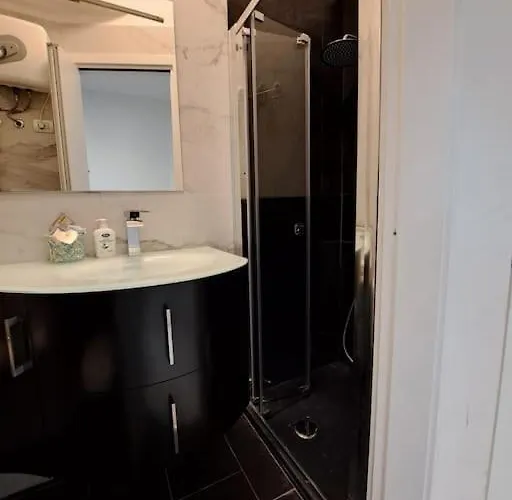 Apartment Margherita A 50 Mt Dal Mare Fronte Aria Condizionata Wi-fi Rapallo