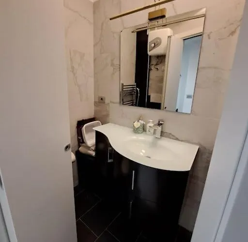 Margherita A 50 Mt Dal Mare Fronte Aria Condizionata Wi-fi * Rapallo